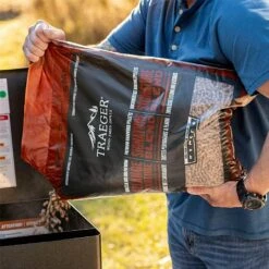 Traeger Signature Blend Pellets 9kg Bag -Weber || Kettler || Traeger Sales Store 1105429 1
