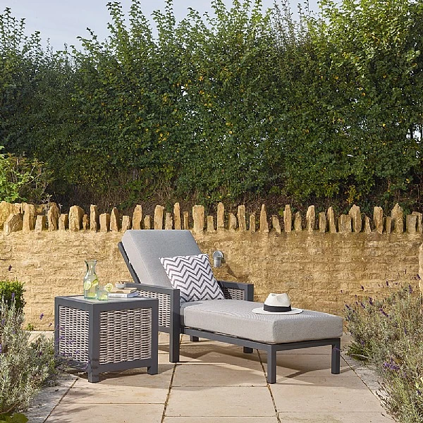 Bramblecrest Buckland Lounger & Table 3 Bramblecrest Buckland Lounger & Table